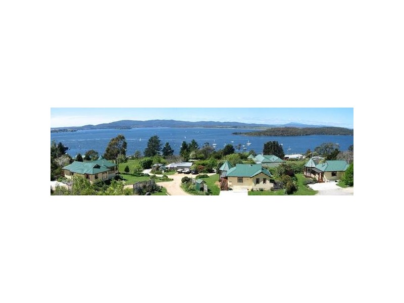 77 Flinders Street – Wonderful River and Mountain Views, Beauty Point TAS 7270