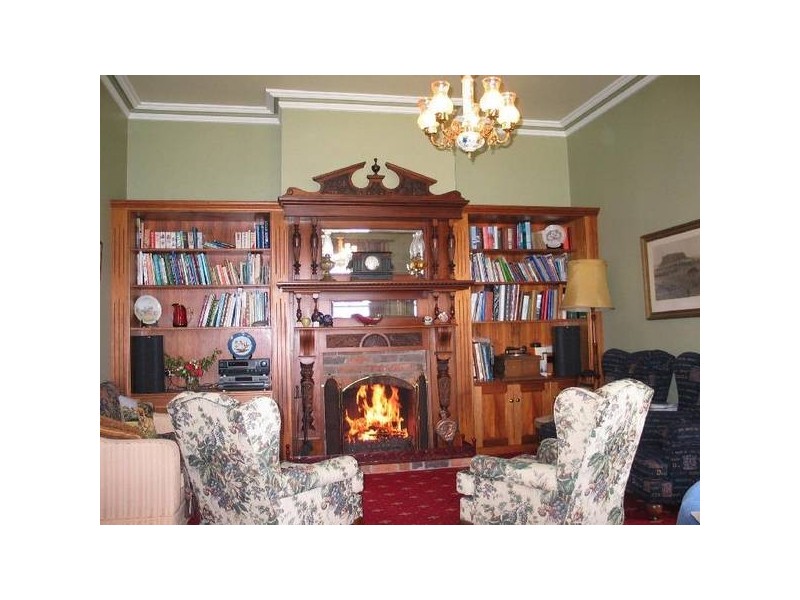 77. Flinders Street. Wonderful River and Mountain Views, Beauty Point TAS 7270