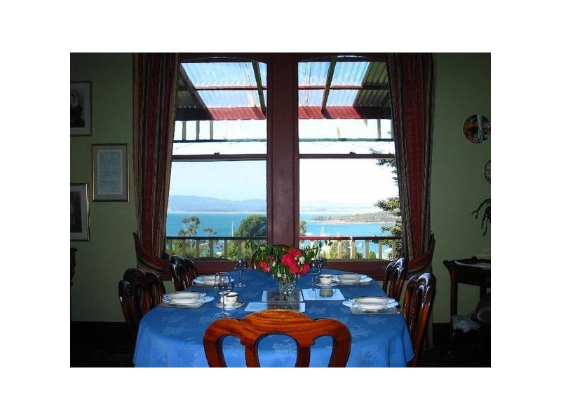 77. Flinders Street. Wonderful River and Mountain Views, Beauty Point TAS 7270