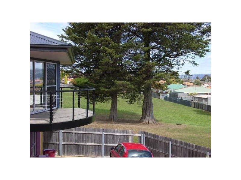 1/15. Rothesay Close, Newnham TAS 7248
