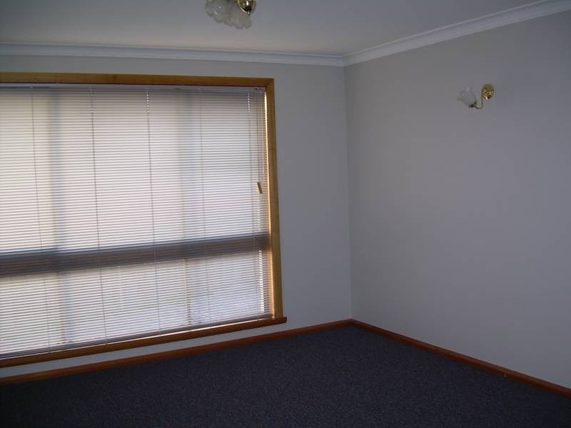 1/2 Swan Street, Newnham TAS 7248