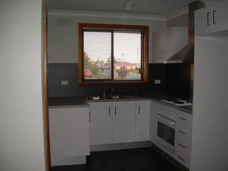 1/2 Swan Street, Newnham TAS 7248