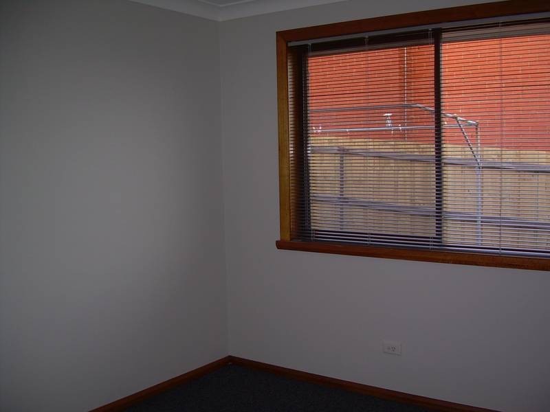 1/2 Swan Street, Newnham TAS 7248