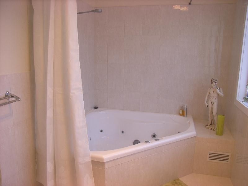 1/15 Rothesay Close, Newnham TAS 7248