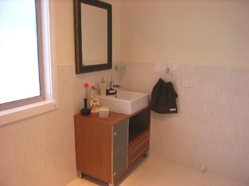 1/15 Rothesay Close, Newnham TAS 7248