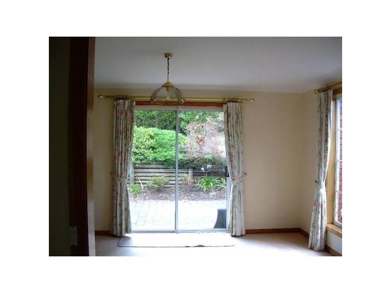 31 Parklands Parade, Newnham TAS 7248