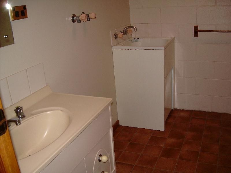 1/1-3 Newnham Close, Newnham TAS 7248