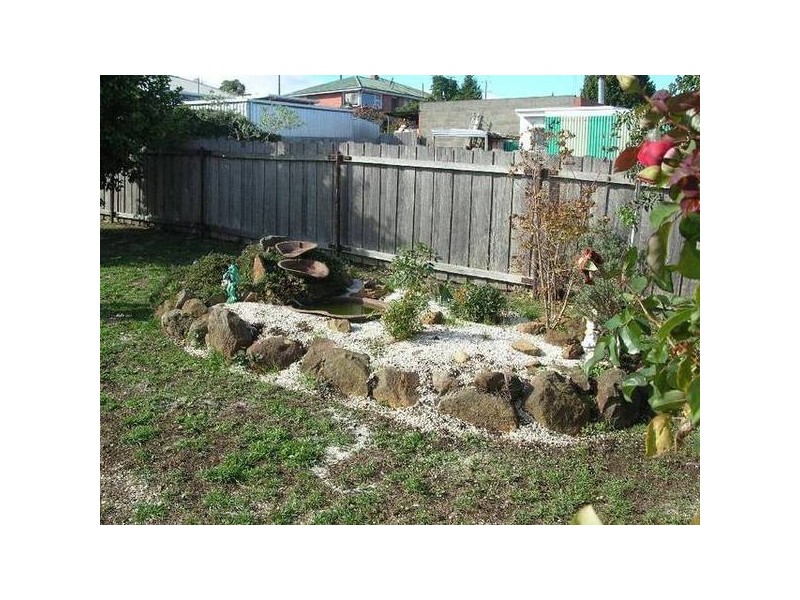 Karpaty Avenue, Newnham TAS 7248