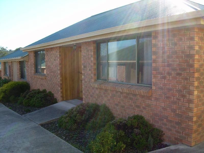 2/22 Notley Street, Newnham TAS 7248