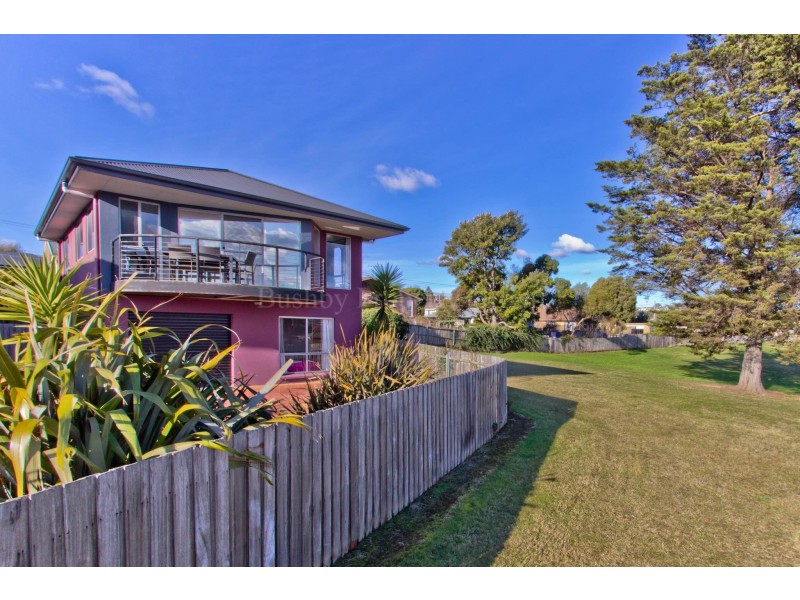2/15 Rothesay Close, Newnham TAS 7248