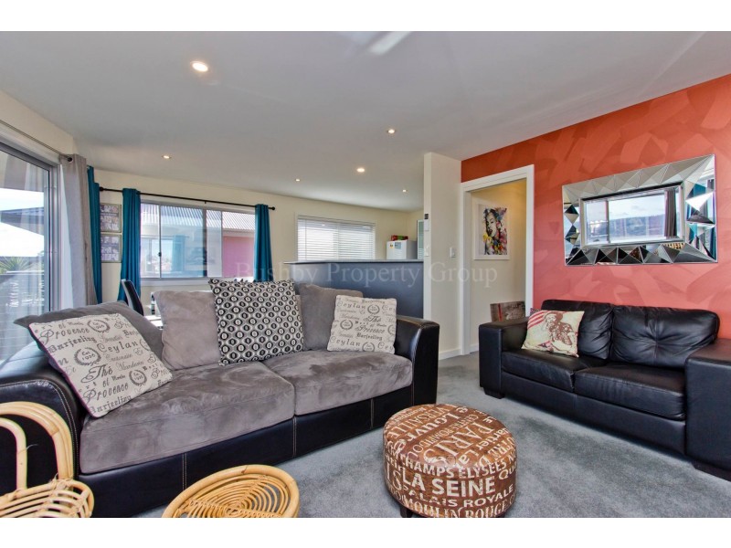 2/15 Rothesay Close, Newnham TAS 7248