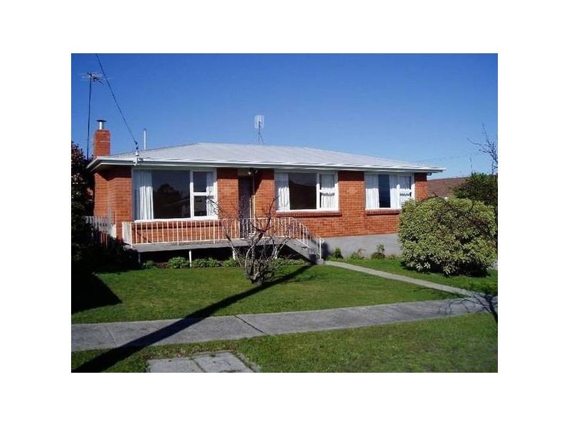 Julie. Crescent, Newnham TAS 7248