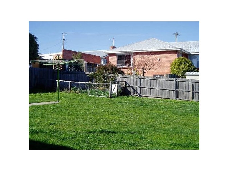 Julie. Crescent, Newnham TAS 7248