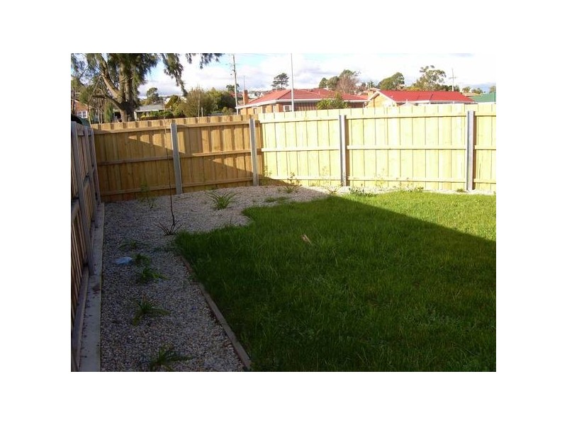 Bethune Place, Newnham TAS 7248