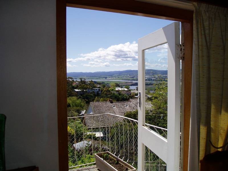 6 Fairthorne Road, Trevallyn TAS 7250