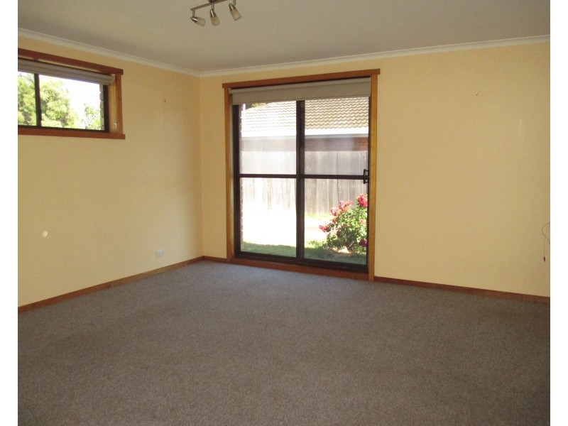 1/11 Drysdale Court, Newnham TAS 7248