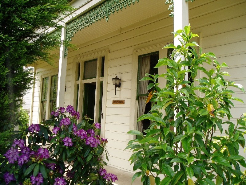 16 Albion Street, Invermay TAS 7248
