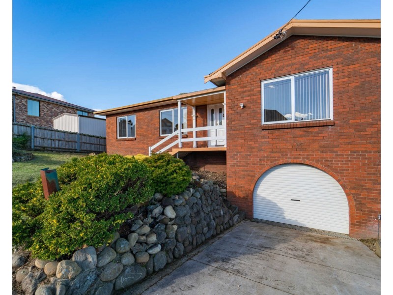 3 Monet Place, Newnham TAS 7248