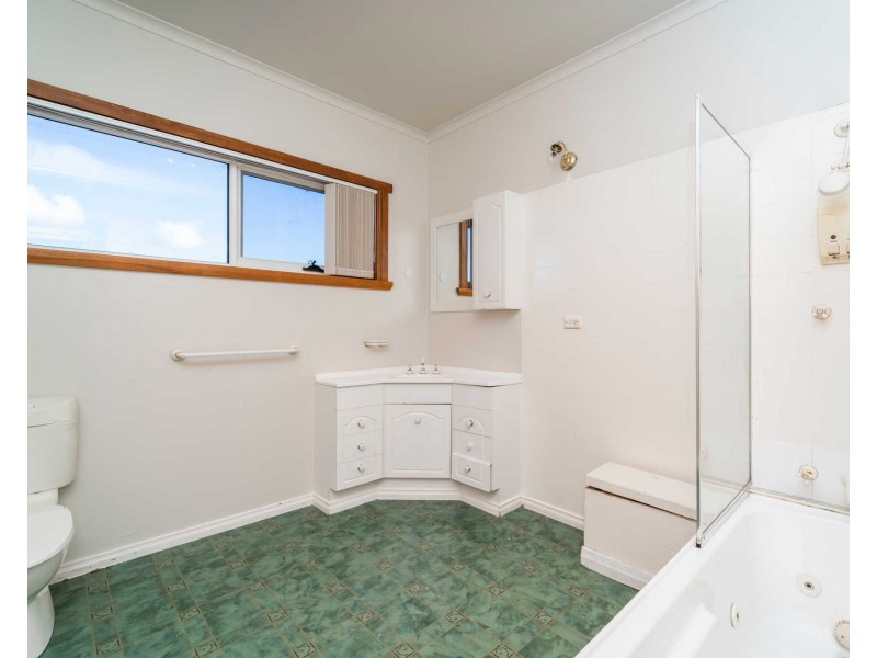 3 Monet Place, Newnham TAS 7248