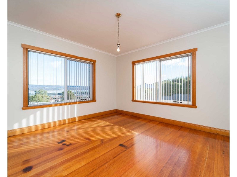 3 Monet Place, Newnham TAS 7248