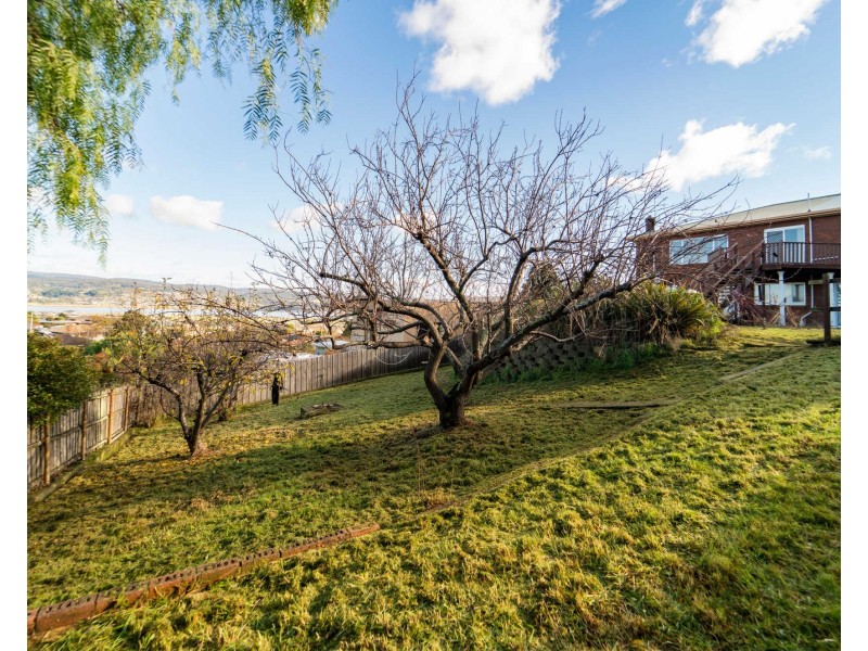 3 Monet Place, Newnham TAS 7248