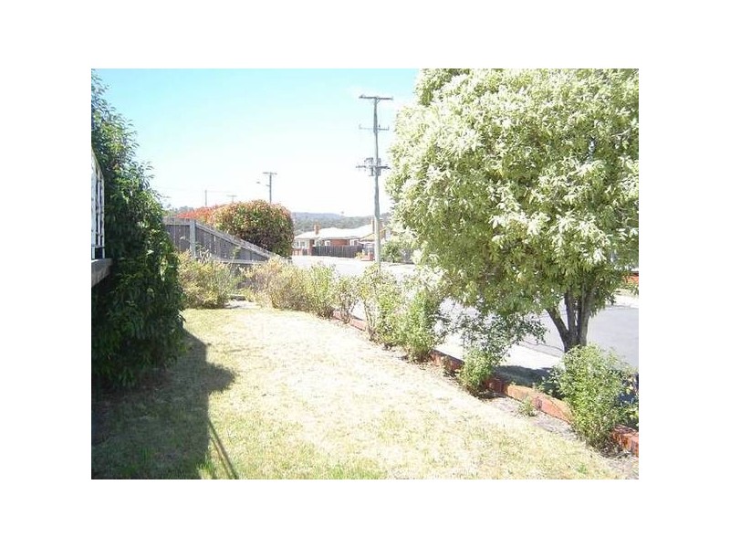 1 Crestview Court, Newnham TAS 7248