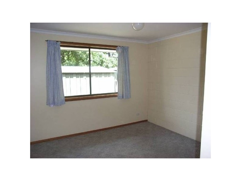 1/2-4 Newnham Close, Newnham TAS 7248