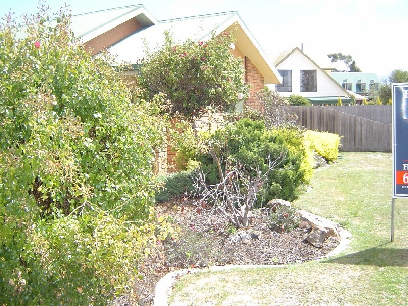 1 Honeysuckle Grove, Evandale TAS 7212