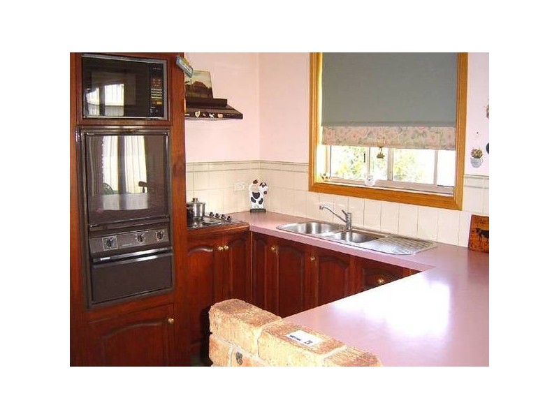 1. Honeysuckle Grove., Evandale TAS 7212