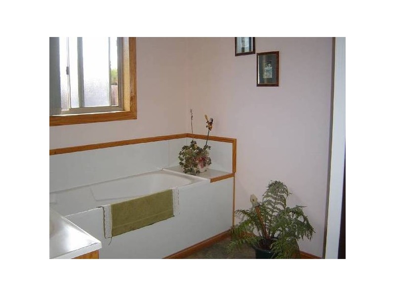 1. Honeysuckle Grove., Evandale TAS 7212