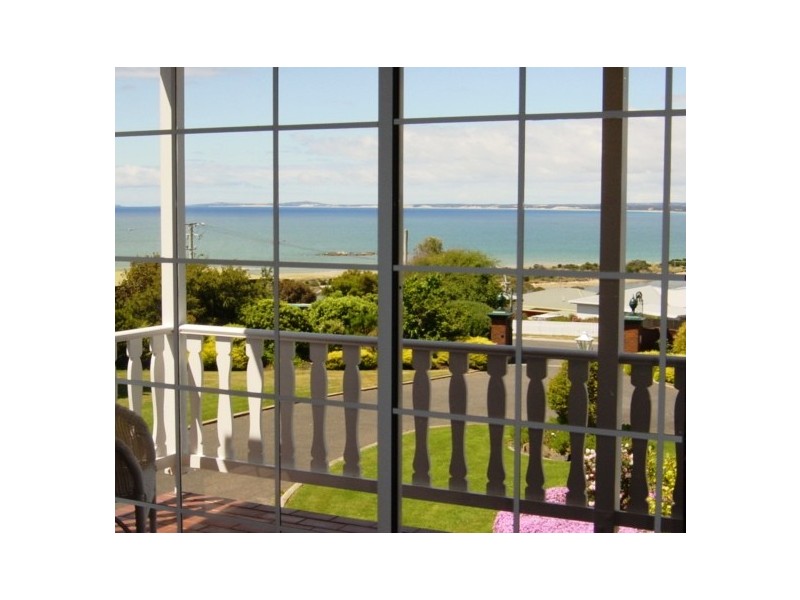 2 Flinders Lane, Bridport TAS 7262