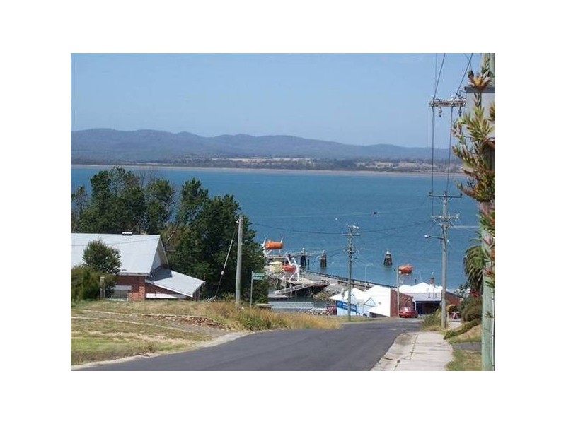 5 Bagot Street, Beauty Point TAS 7270