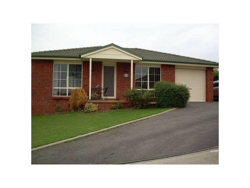 1/11 Rothesay Close, Newnham TAS 7248