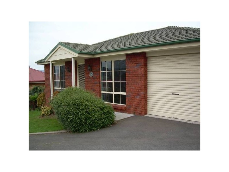 1/11 Rothesay Close, Newnham TAS 7248