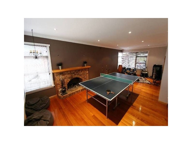 6 Snow Street, Newnham TAS 7248