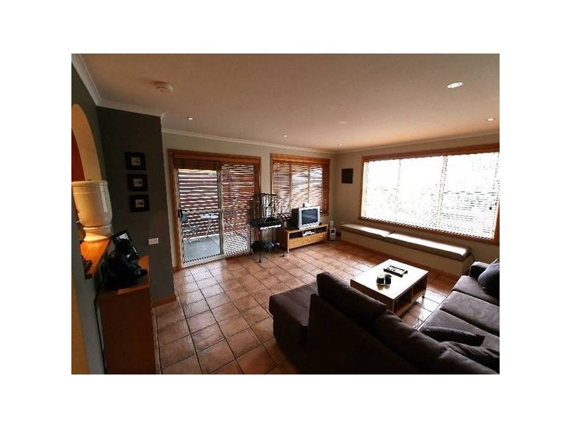 6 Snow Street, Newnham TAS 7248