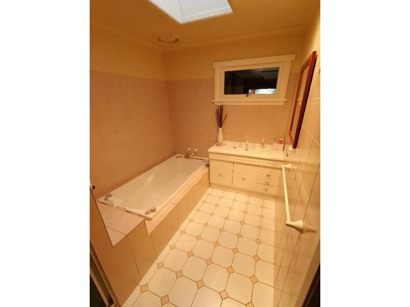 6 Snow Street, Newnham TAS 7248