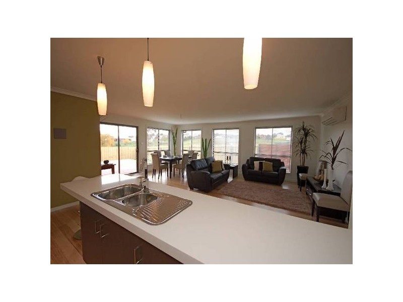 30 Comice Place, Newnham TAS 7248