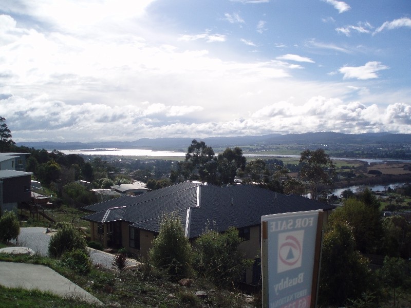 28 Lachlan Parade, Trevallyn TAS 7250