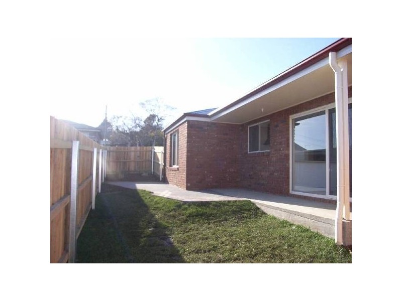 2/9 Kertch Road, St Leonards TAS 7250