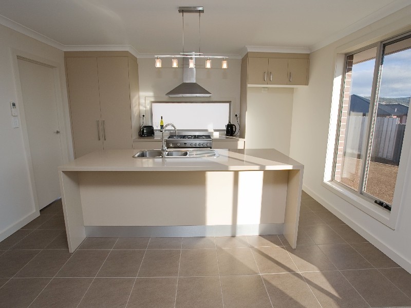 5 Adloch Place, Newnham TAS 7248