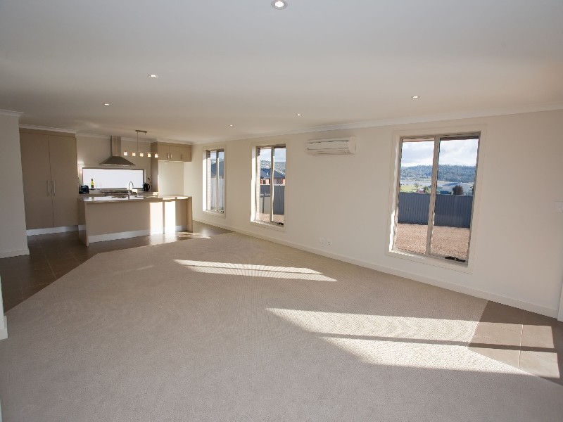 5 Adloch Place, Newnham TAS 7248