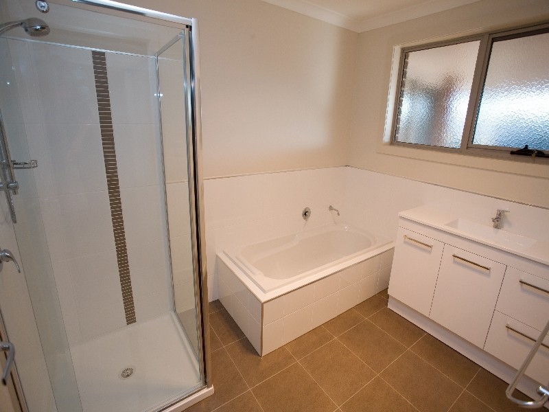 5 Adloch Place, Newnham TAS 7248