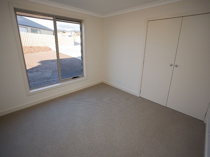 5 Adloch Place, Newnham TAS 7248