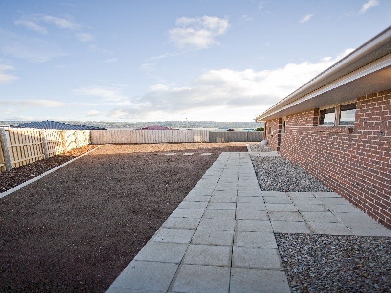 5 Adloch Place, Newnham TAS 7248
