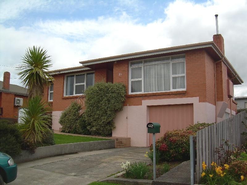 21 Paringa Avenue, Newnham TAS 7248