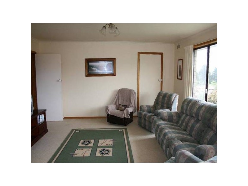 12 Meadowbank Road, Newnham TAS 7248