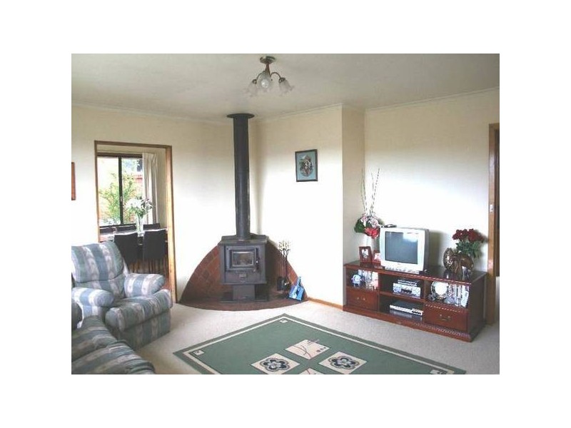 12 Meadowbank Road, Newnham TAS 7248