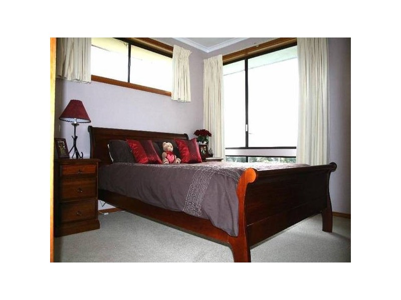 12 Meadowbank Road, Newnham TAS 7248