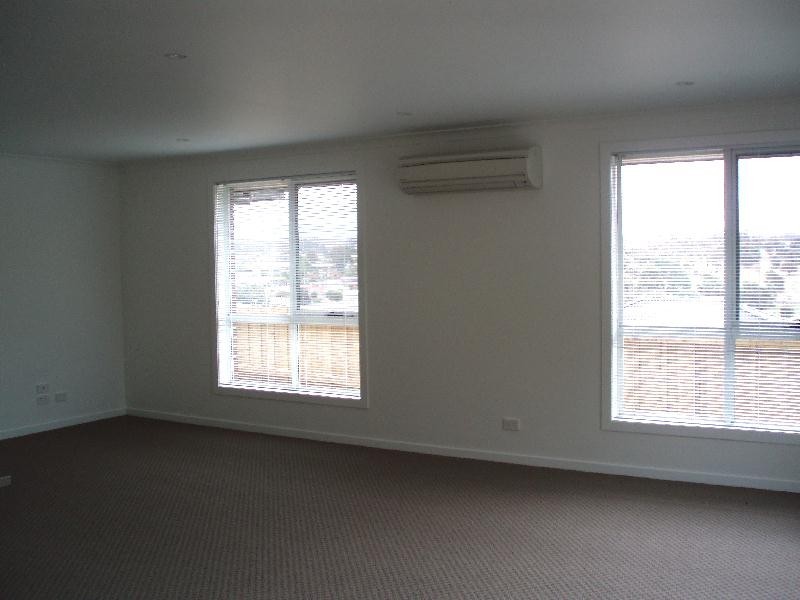 2/20 Pearce Street, Summerhill TAS 7250